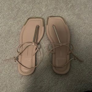 Slightly worn Dolce Vita beige thong sandals. Size 6